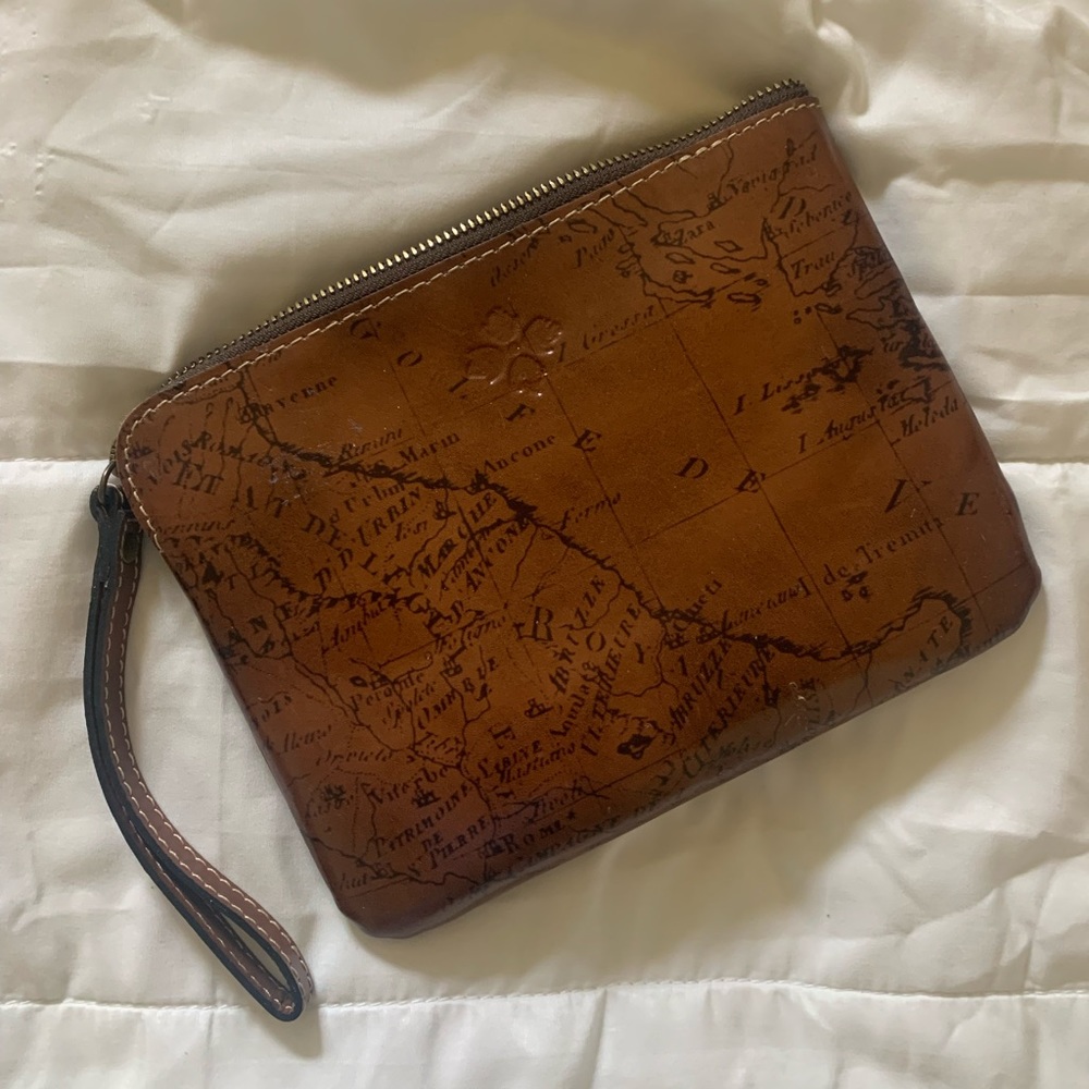 PATRICIA NASH SIGNATURE LEATHER MAP WRISTLET BAG
